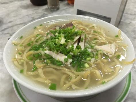 Food lived up to the hype, restaurant a time capsule .